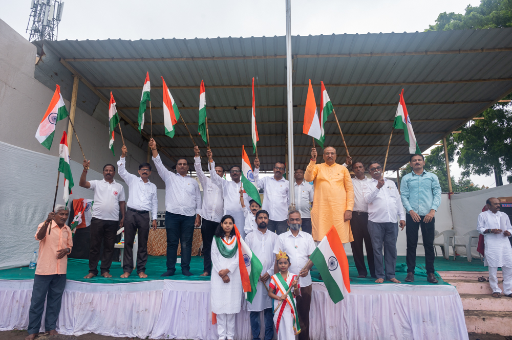 	Donate Life Founder & President Nilesh Mandlewala was invited as the Chief Guest on 76th Independence Day was celebrated by Lok Kalyan Trust Bhimpore as a part of Azadi's Amrit Mahotsav celebrations.